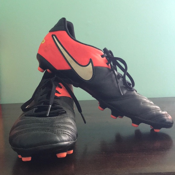 tempo soccer boots